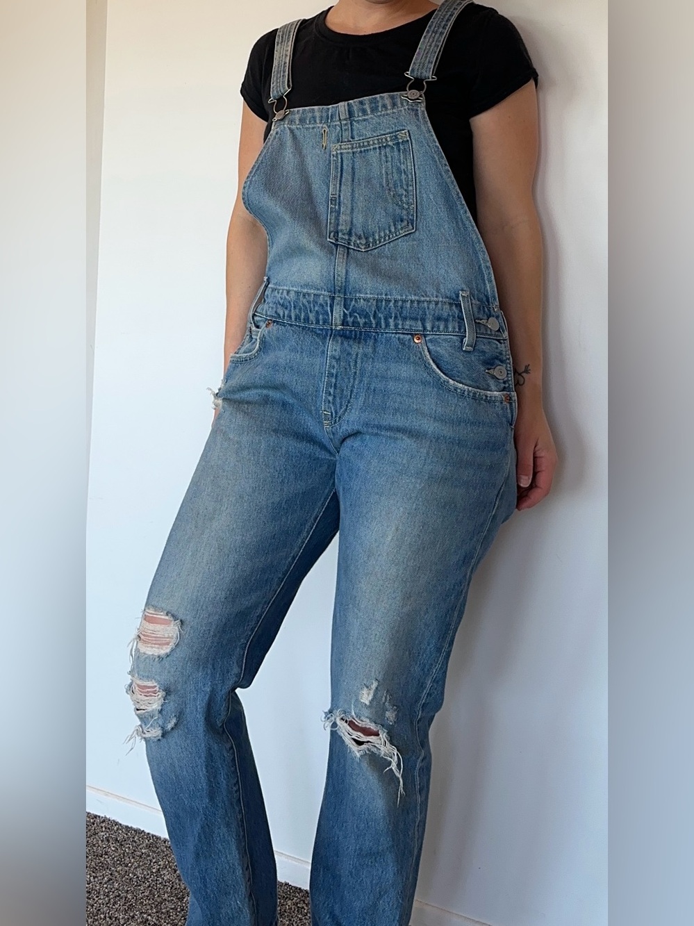 Levi's Light Wash Distressed Denim Overalls - Women Sz Small
